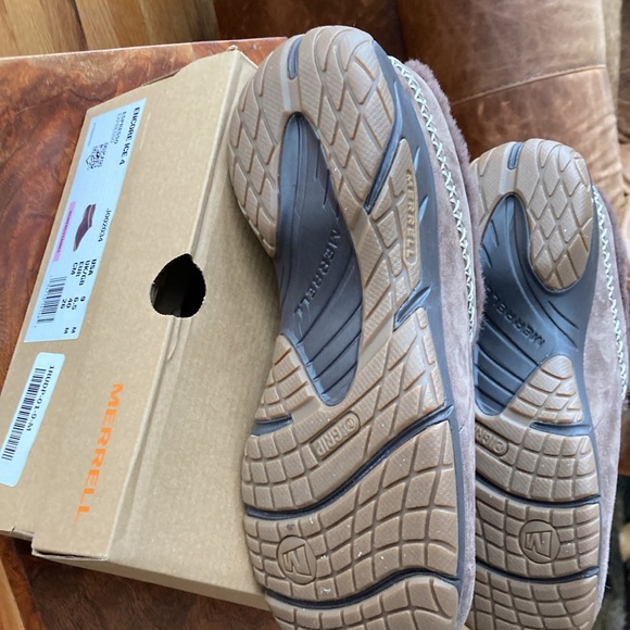 Never worn new in box . - Picture 4 of 4